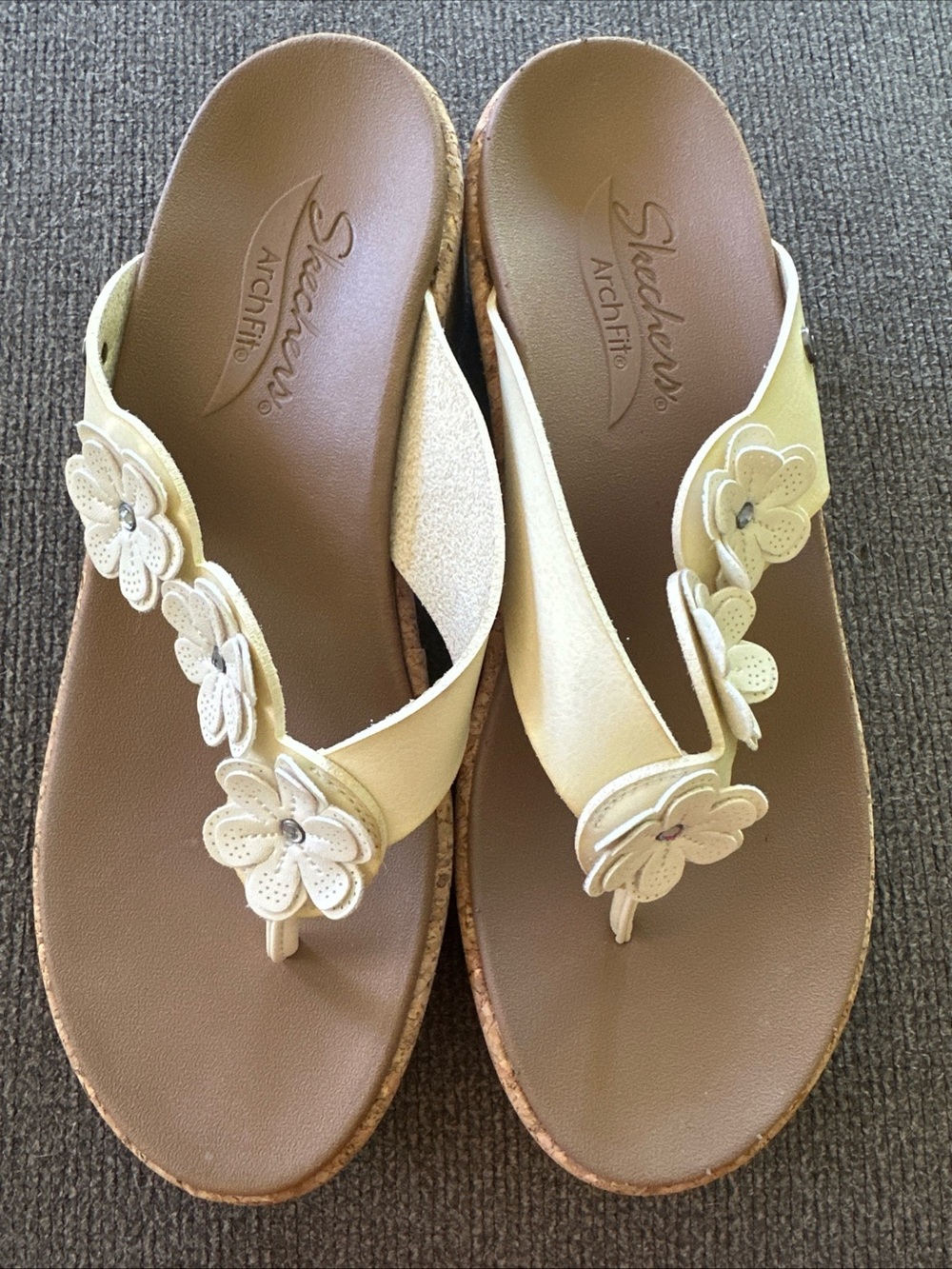 Skechers Womens Arch Fit Beverlee Blossom Off White 10